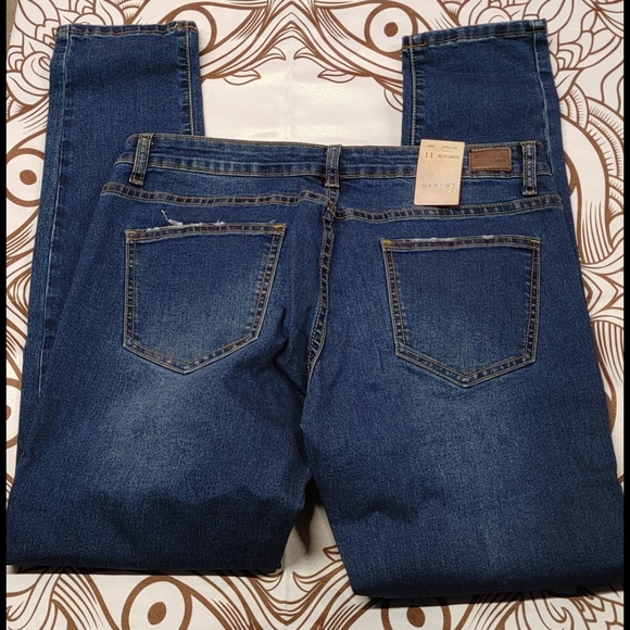 Jeans - Picture 2 of 2